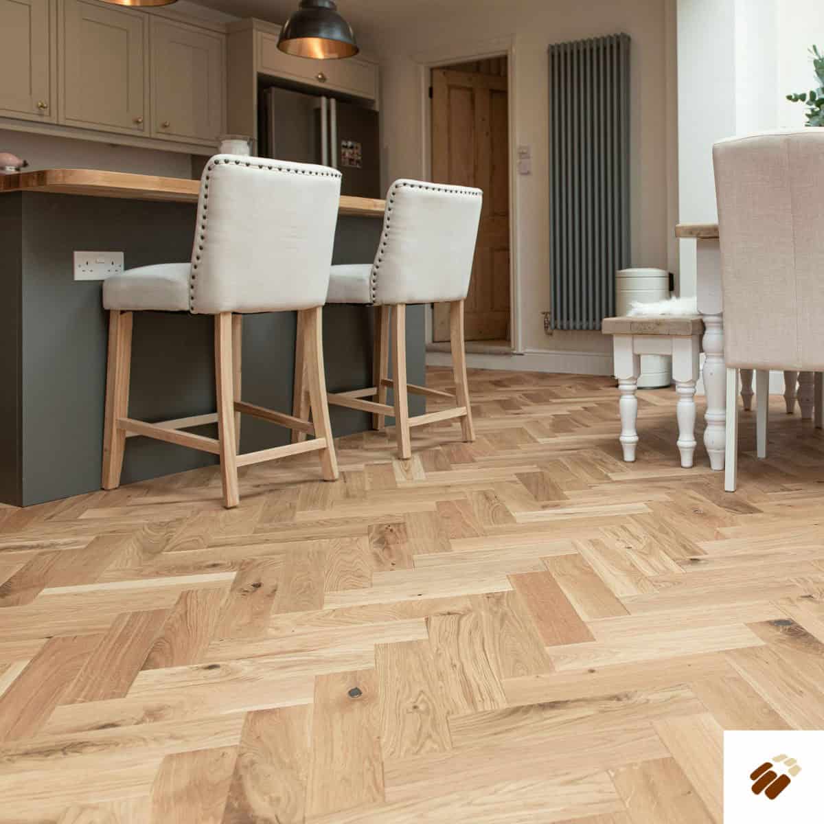 V4 Wood Flooring : Zigzag Herringbone ZB109 Natural Oak & Brushed, Matt Lacquered (15/4 x 90mm)