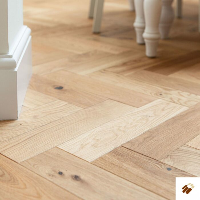 V4 Wood Flooring : Zigzag Herringbone ZB109 Natural Oak & Brushed, Matt Lacquered (15/4 x 90mm)