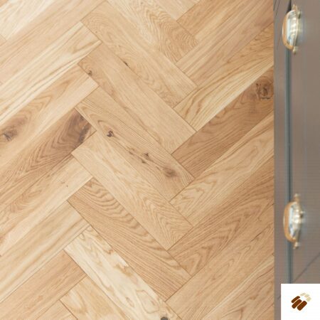V4 Wood Flooring : Zigzag Herringbone ZB109 Natural Oak & Brushed, Matt Lacquered (15/4 x 90mm)