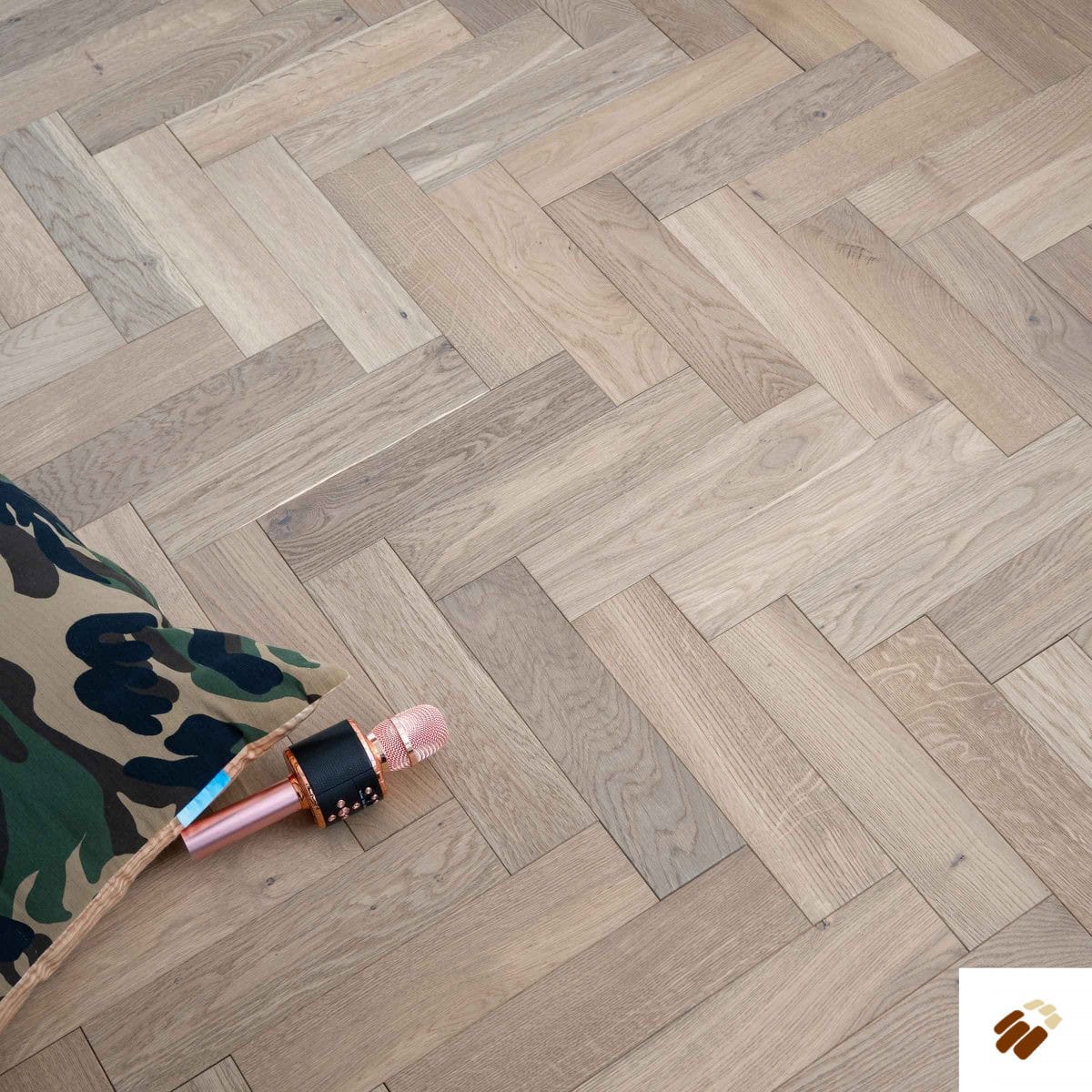 V4 Wood Flooring : Zigzag Herringbone ZB203 White Smoked Oak, Brushed & White Oil, UV Oiled (15/4 x 90mm)