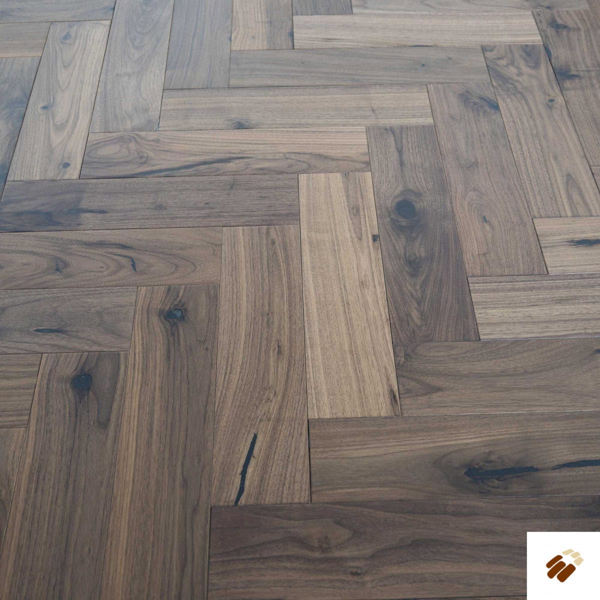 V4 Wood Flooring : Zigzag Herringbone ZB205 American Black Walnut, UV Oiled (15/4 x 90mm)