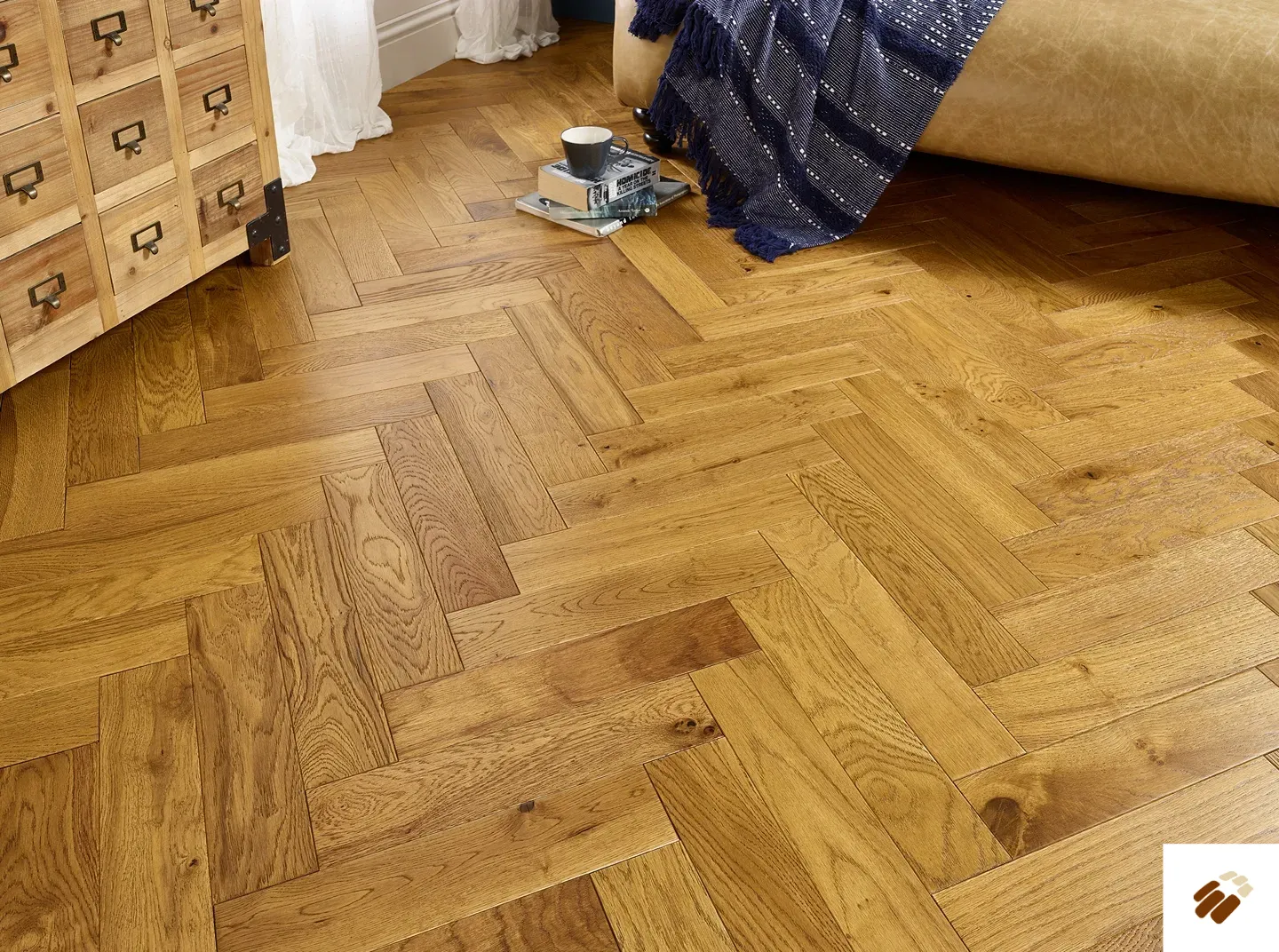 naturecraft: mayfair – 90 light golden brushed & lacquered herringbone (15 x 90mm)